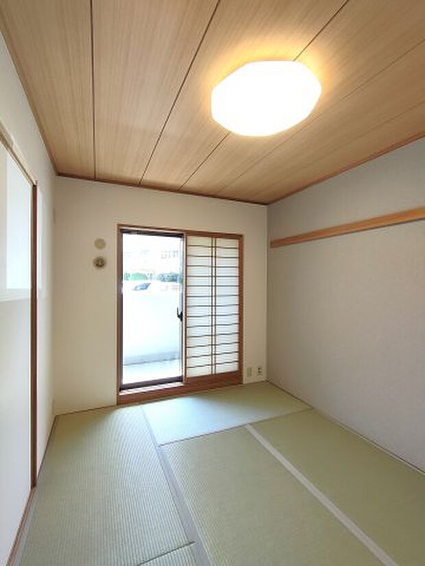 ・和室　約6.0帖　人気の和室スペース！畳・障子日本だからこそ味わえる和の空間をぜひ堪能してみてください♪