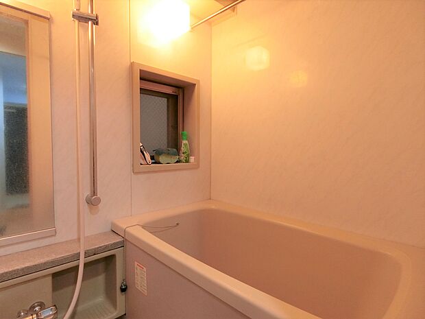 窓付　浴室換気乾燥機能付　追い焚き機能付