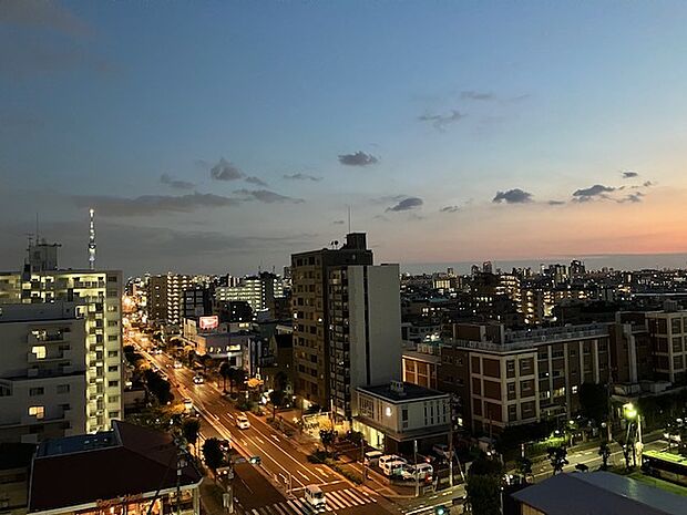 南西バルコニーからの夜景/眺望は永久的に保証されるものではございません