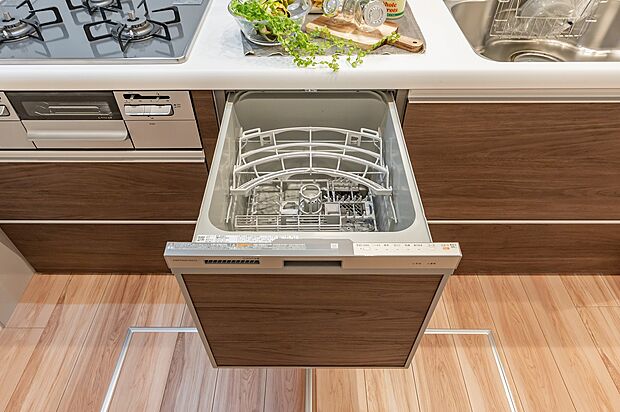 キッチンには食器洗乾燥機を設置しており、家事の時短が可能です。
