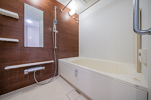 入浴がしやすい低床型ユニットバス（1418サイズ）