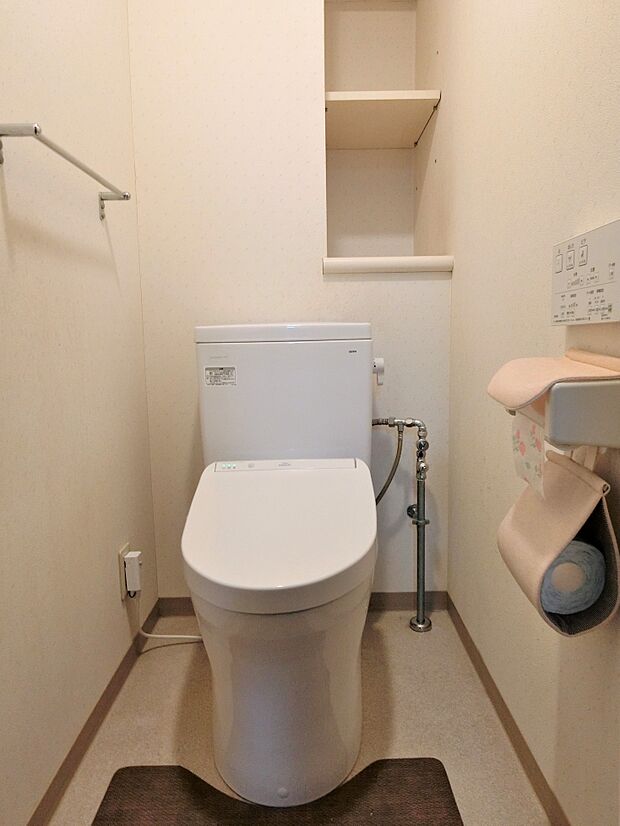 温水洗浄機能便座付トイレ