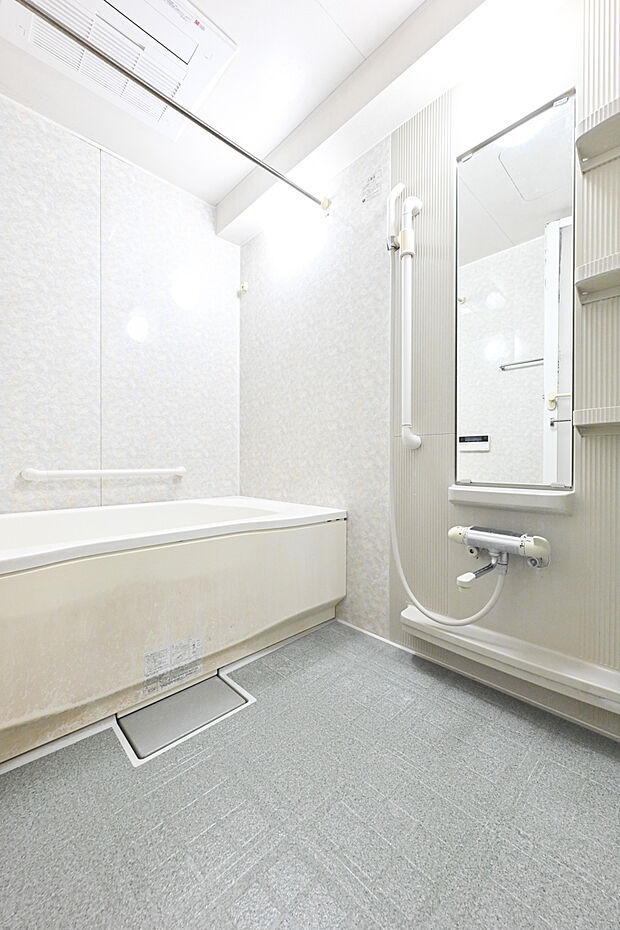 1418サイズの浴室には追焚機能、浴室換気乾燥機があります
