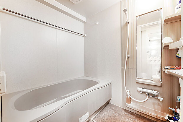 浴室換気乾燥機が備わる1418サイズのユニットバス