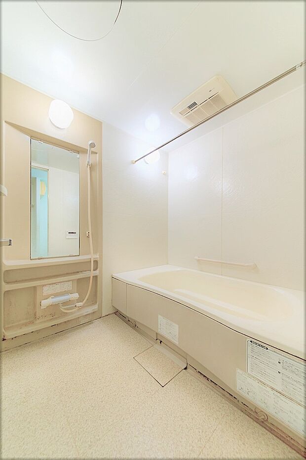 浴室には1620サイズの浴槽、換気乾燥暖房機