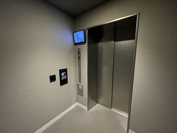 エレベーターホールA
