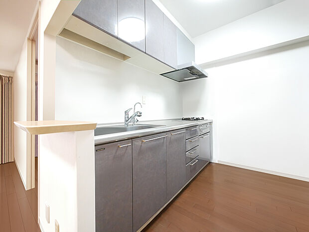 独立タイプのキッチン　写真はCGで作成したリフォーム（家具消し）イメージです。
