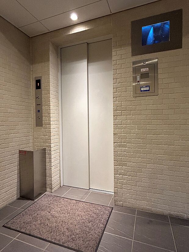 防犯モニター付きのエレベーターです。