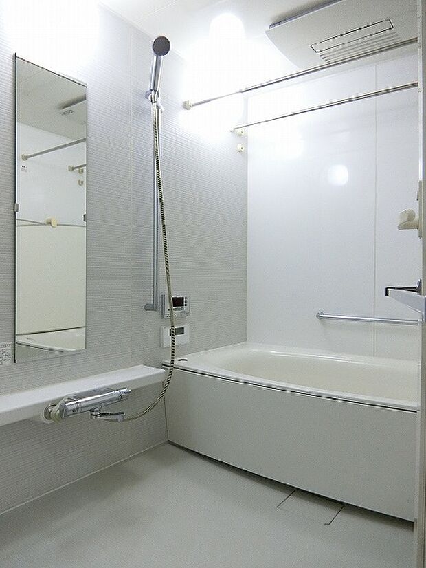 ガス式換気乾燥機付き浴室　サイズは1620