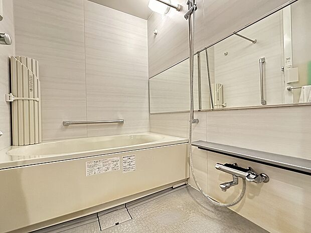 　浴室暖房換気乾燥機完備　　追い焚き機能付きユニットバス