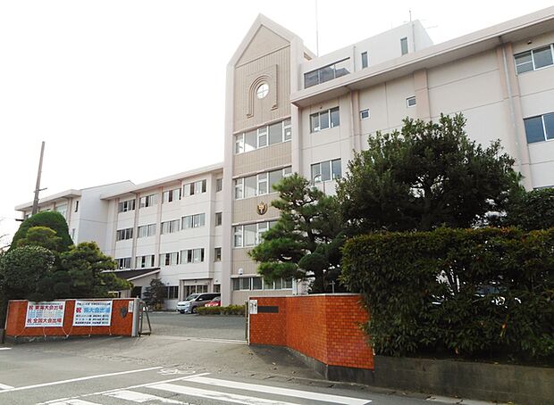 浜松市立丸塚中学校（810m）