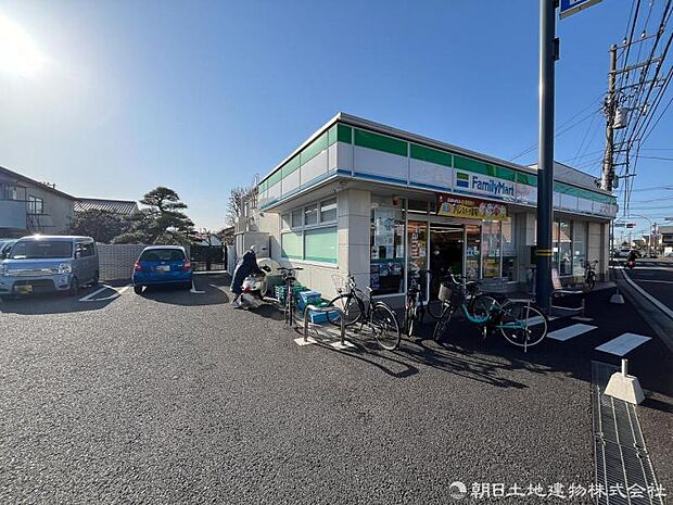 ファミリーマート　サンズ戸塚深谷町店　約1600ｍ　24時間営業のコンビニです。