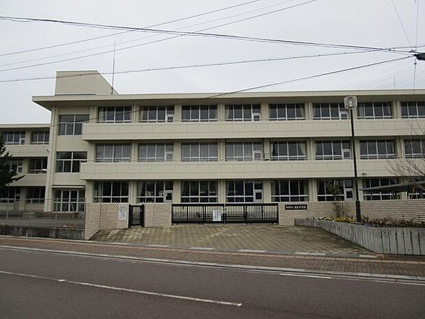桜丘中学校 836m