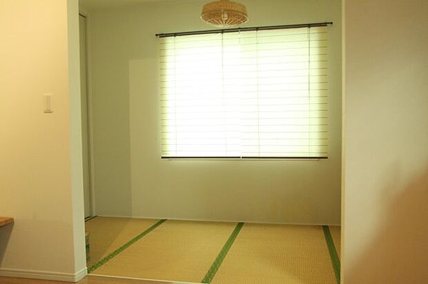 リビングとつながった和室です。急な来客時にとても便利ですね。