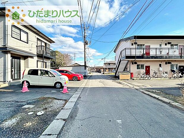 前面道路は車通り少ないので安心です☆彡