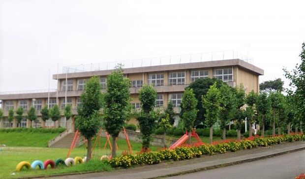 【小学校】つくば市立茎崎第三小学校まで900ｍ