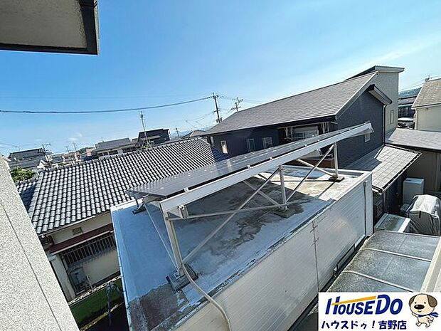 倉庫の屋根に太陽光パネル3.4kw搭載。