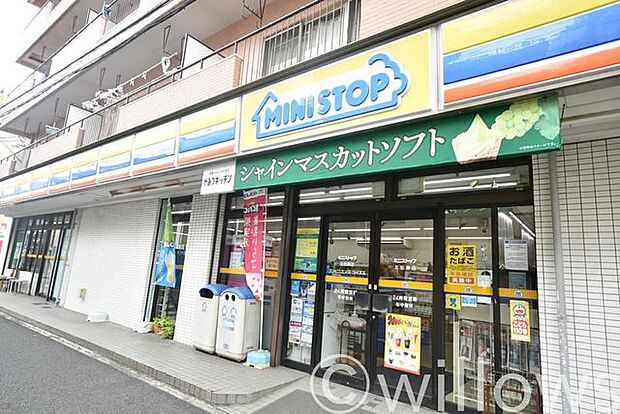 ミニストップ北加瀬店 徒歩4分。 320m