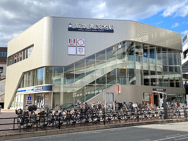 【最寄り駅】阪急京都線『南茨木』駅までは徒歩約１２分です。大阪モノレール本線『南茨木』駅への乗り換えもスムーズに行えて、行動範囲が広がりますね◎大阪梅田まで乗換なし約１９分、通勤にも助かります。