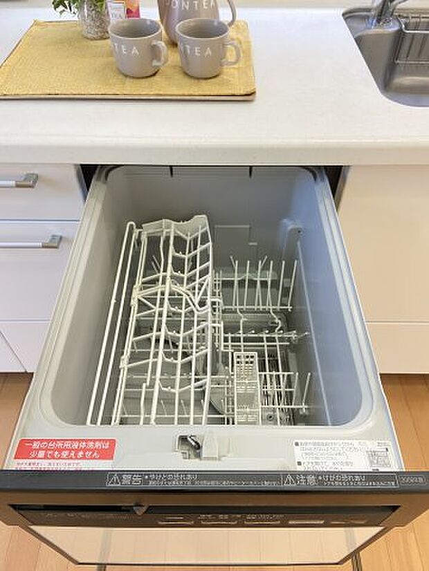 ☆食器洗乾燥機付きで家事の負担が軽減されますね☆高温洗浄されるので衛生面も安心です☆
