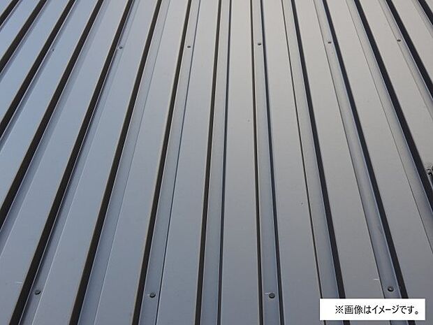 ☆耐久性の高いガルバリウム鋼板葺き（屋根）☆　　