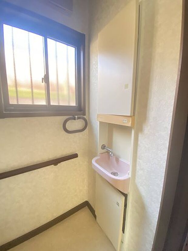 ☆1階トイレ内に水栓が有り便利です！☆