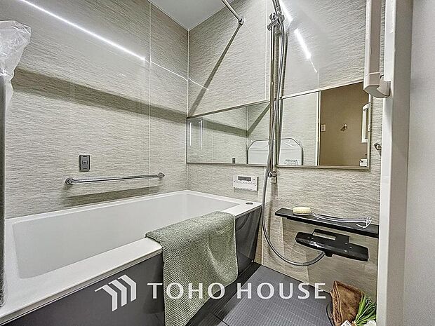 「リフォーム済・快適バスルーム。」癒しの空間バスルームです。天気に左右されずに洗濯物を乾かせる、浴室乾燥機・オートバス機能付きです。