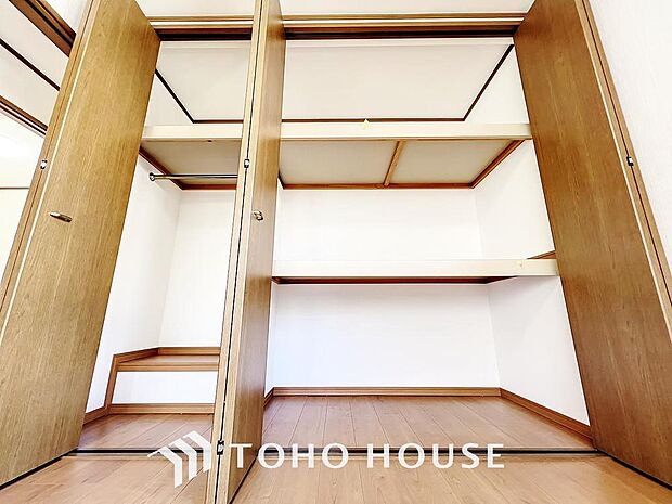 「収納完備」居室には収納スペースを完備し、自由度の高い家具の配置が叶うシンプルな空間です。
