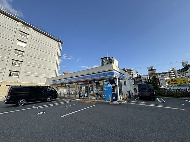 ローソン淀川通塚本店 徒歩1分。 80m