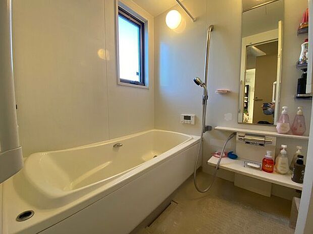 【Bathroom~浴室~】1坪サイズの浴室♪換気窓♪浴室乾燥機能付き♪