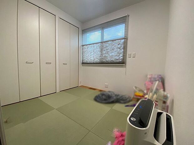【Japanese-style room~和室~】約4.5畳の和室♪リビング横のちょっとした空間として多目的に使用できますね♪