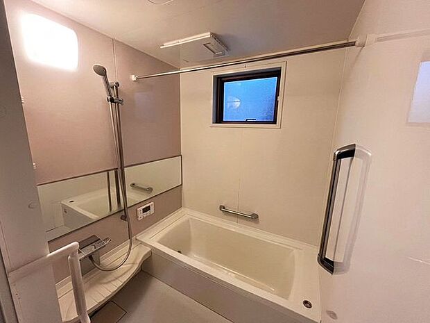 【Bathroom~浴室~】ゆったりとしたシステムバス♪カウンターラック♪ワイドミラー♪フラットタイプの浴槽♪