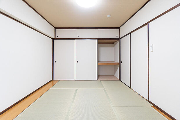 北側約６帖の和室です♪畳は新床で交換済みです♪