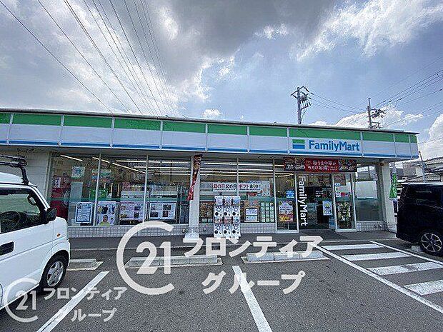 ファミリーマート堺緑ケ丘中町店 徒歩6分。 450m