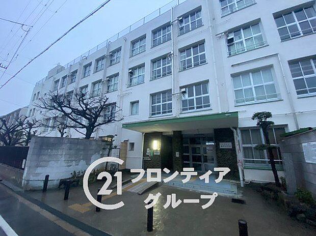 大阪市立桑津小学校 徒歩8分。 600m