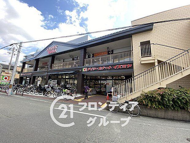 デイリーカナートイズミヤ桑津店 徒歩3分。 220m