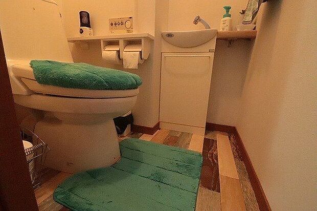 【toilet】トイレは温水洗浄便座付きです！