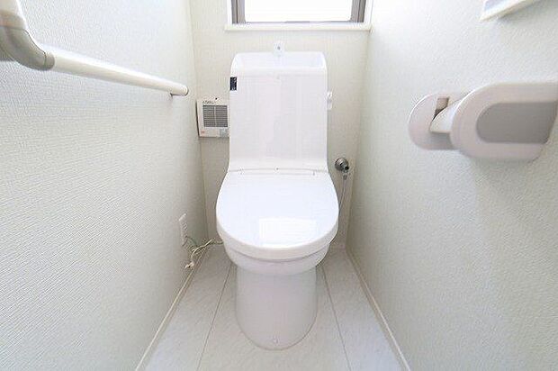 【toilet】1階と2階にトイレがあるため、朝の忙しい時間帯も、余裕をもって支度できますね^^