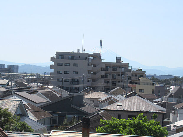 スカイバルコニーからの眺望（富士山が望めます）