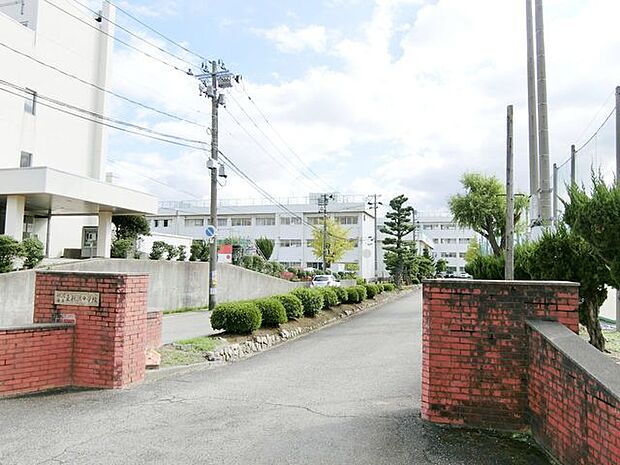 東新潟中学校 1420m