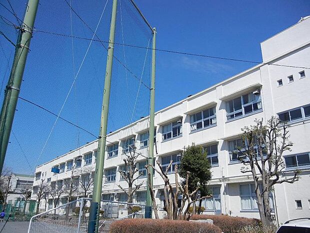 横浜市立鶴ケ峯中学校75m
