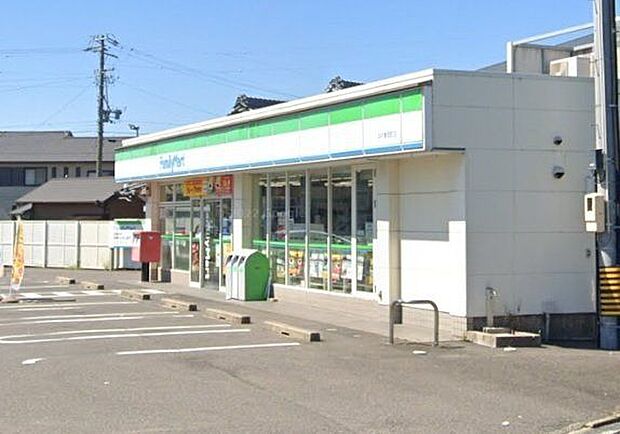 ファミリーマート中村東宿町店 640m