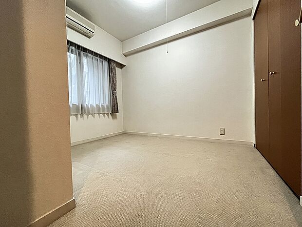 しっかりと収納スペースもある居室部分はちょうどよい広さです。
