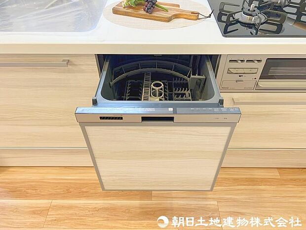 食洗器のついているシステムキッチンで、普段の家事の負担を減らせますね！