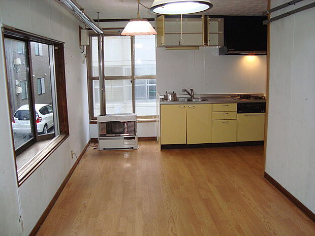 LDK”建坪約５４坪”システムキッチン”２階にもキッチン有”まだまだ充分住めます”是非一度ご覧ください”