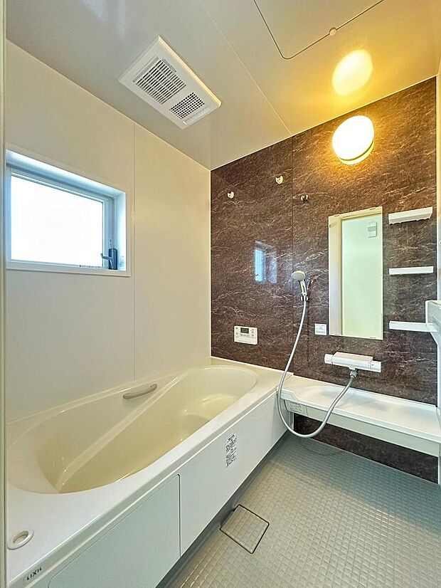 ■浴室　広々とした浴室は、一日の疲れを癒すのにぴったりです。現地（2024年3月）撮影