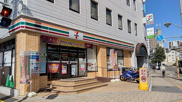 【コンビニエンスストア】セブンイレブン　広島家庭裁判所前店まで442ｍ