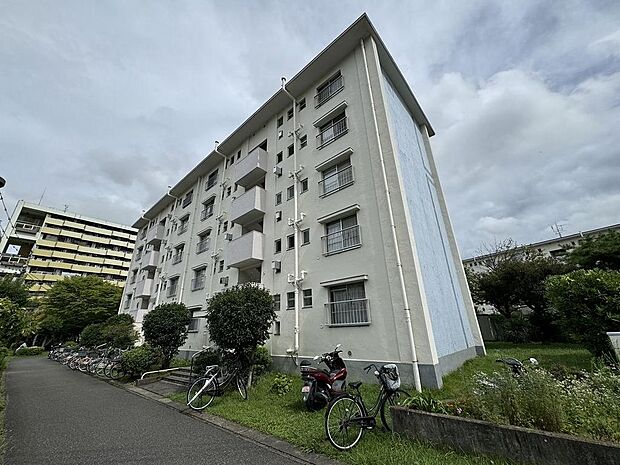             みさと団地8街区10号棟
  