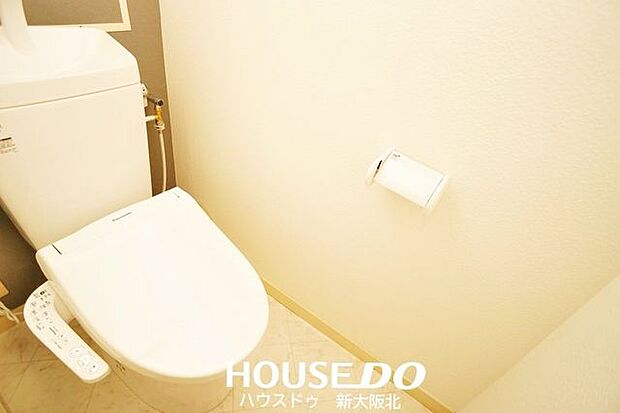■年中いつでも快適にご使用いただける温水便座付きトイレ！■壁掛けリモコンがついているので操作もスムーズです！