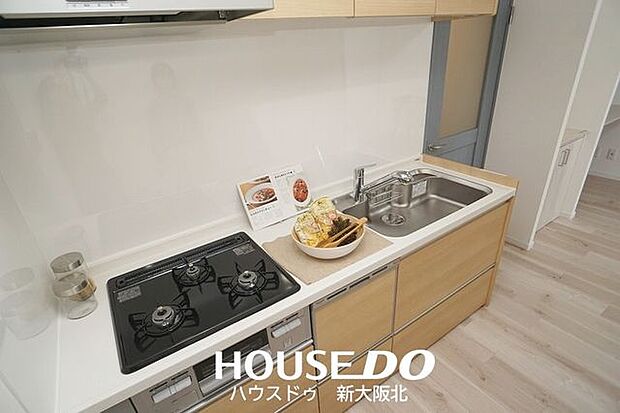 ■壁付けキッチンは壁とキッチンの間にデッドスペースがないためリビングを広く使えます！
